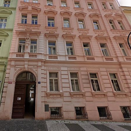 Modern And Spacious Apartments In City Center Prag Exterior foto