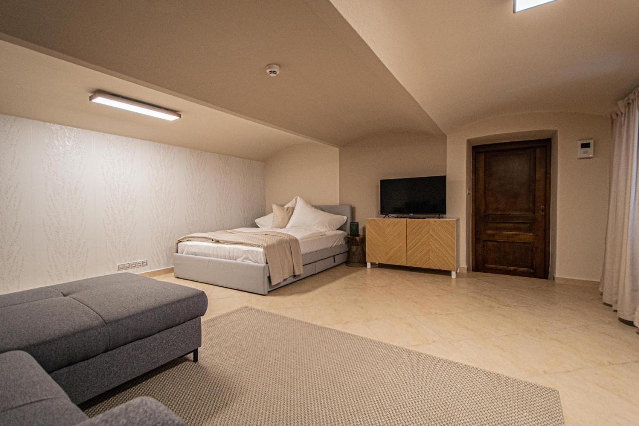 Modern And Spacious Apartments In City Center Prag Exterior foto