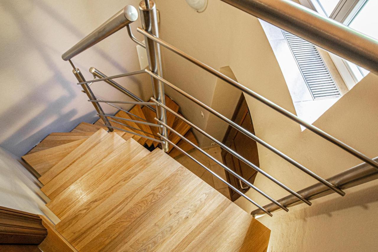 Modern And Spacious Apartments In City Center Prag Exterior foto