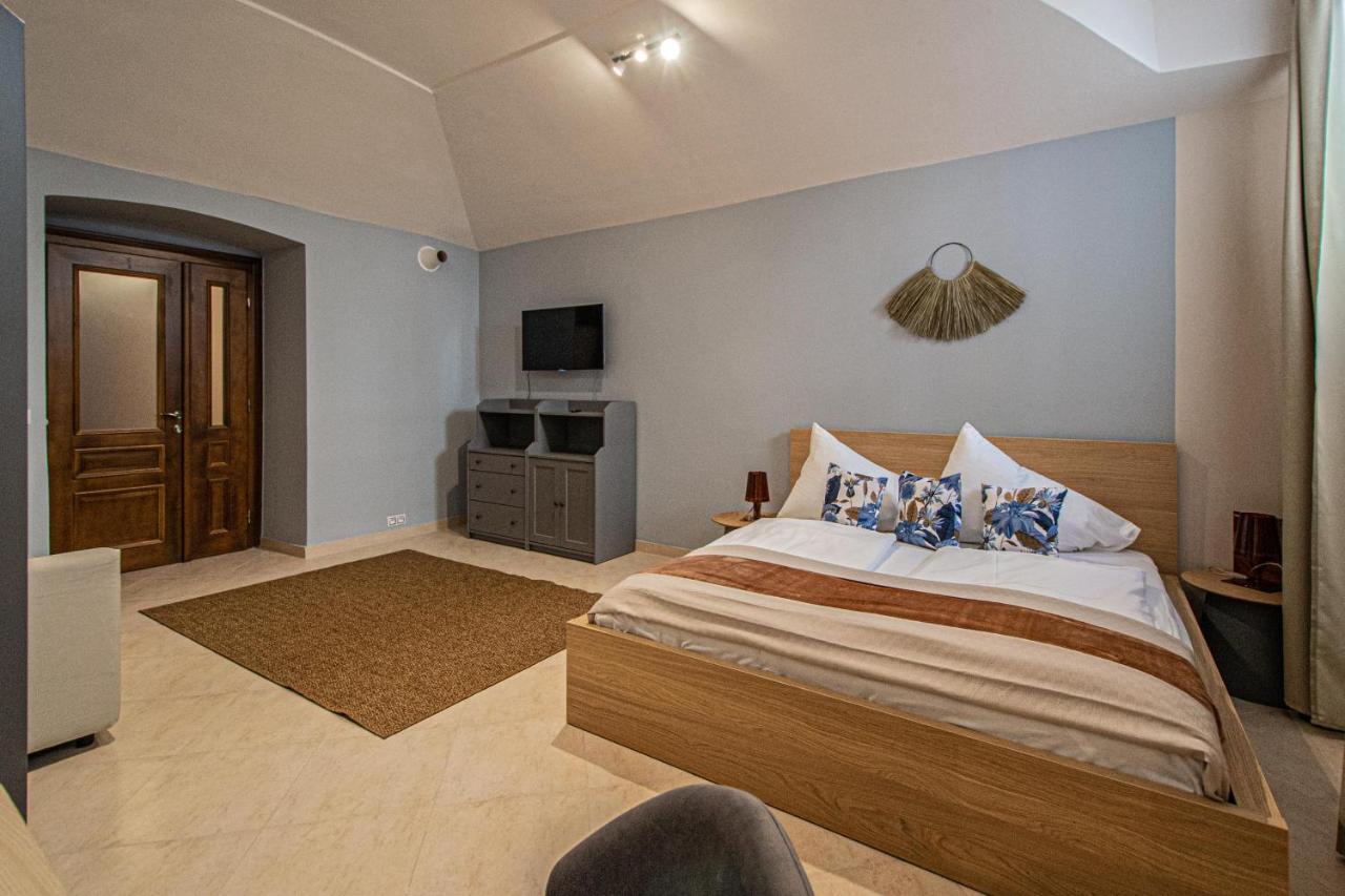 Modern And Spacious Apartments In City Center Prag Exterior foto