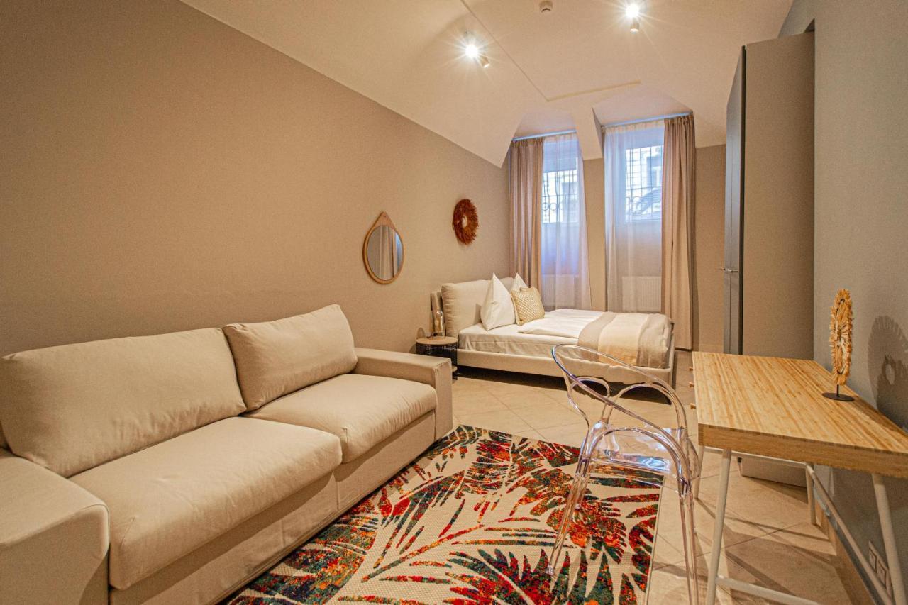 Modern And Spacious Apartments In City Center Prag Exterior foto