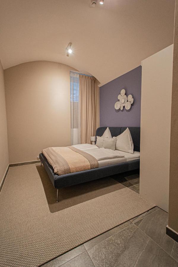 Modern And Spacious Apartments In City Center Prag Exterior foto
