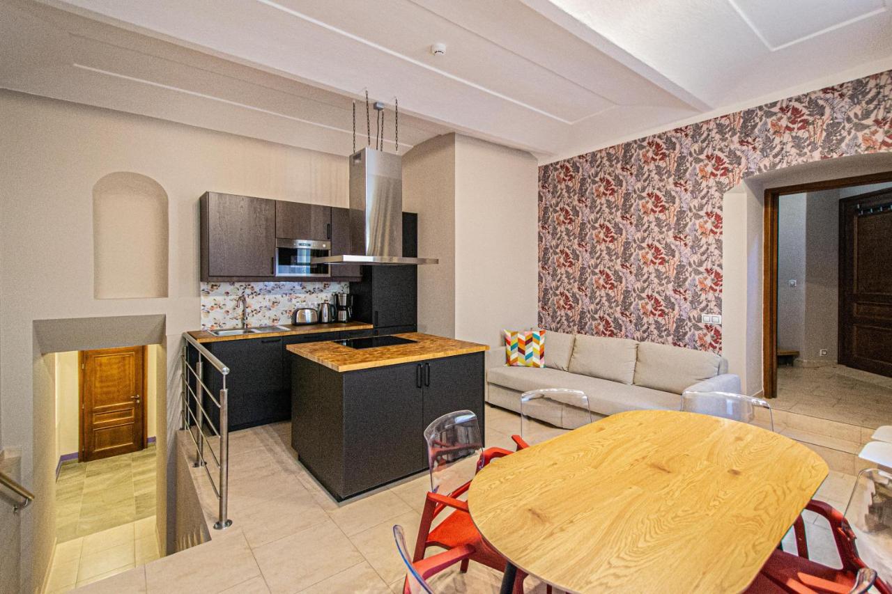 Modern And Spacious Apartments In City Center Prag Exterior foto