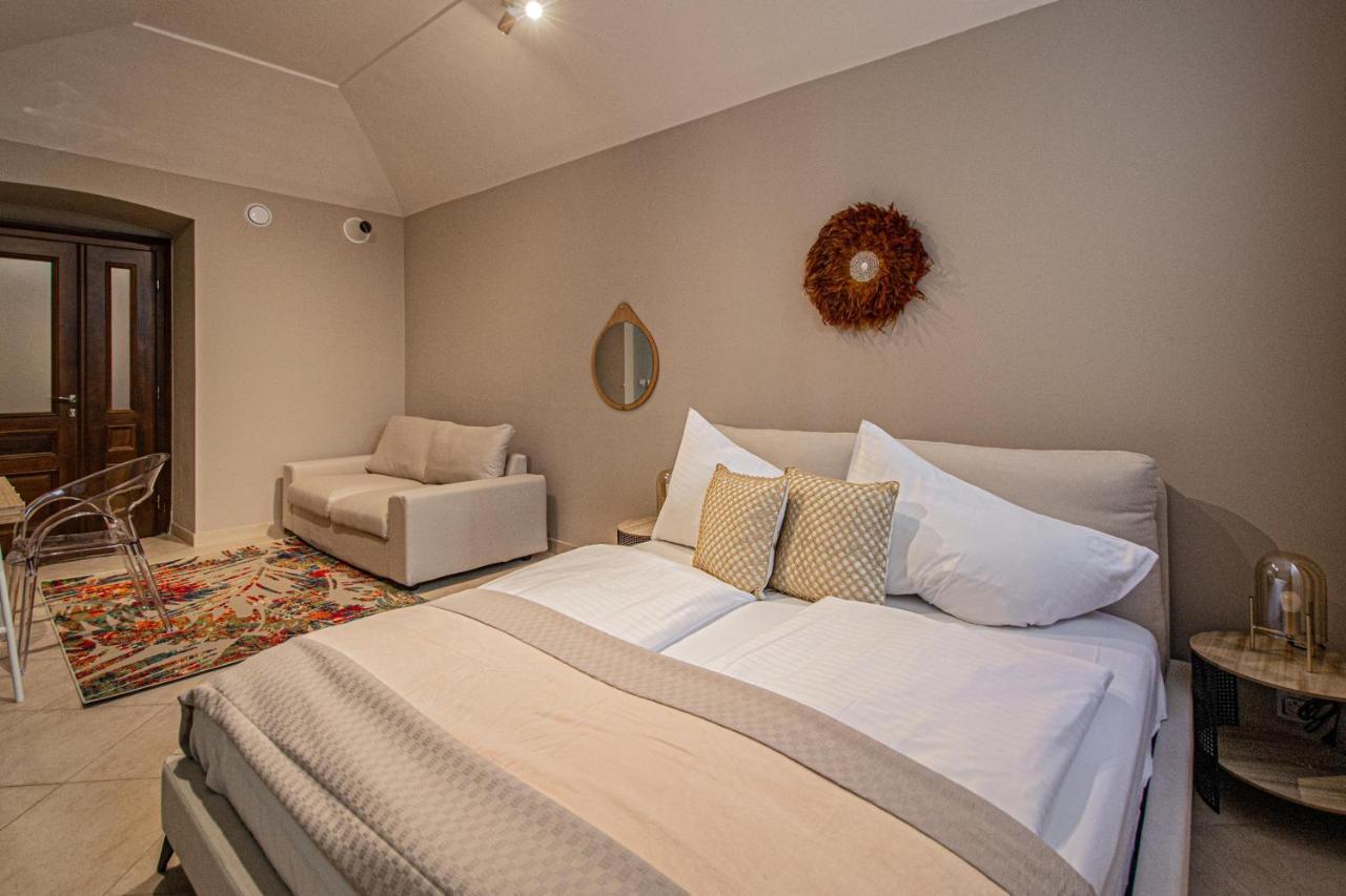 Modern And Spacious Apartments In City Center Prag Exterior foto