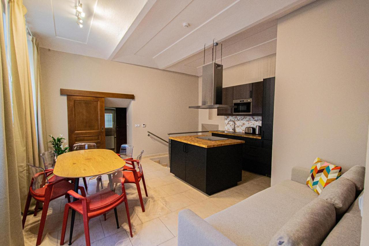 Modern And Spacious Apartments In City Center Prag Exterior foto